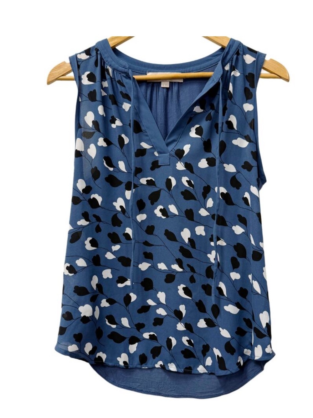 LOFT Blue White Black Tie-Front Pattern Sleeveless Blouse size Medium